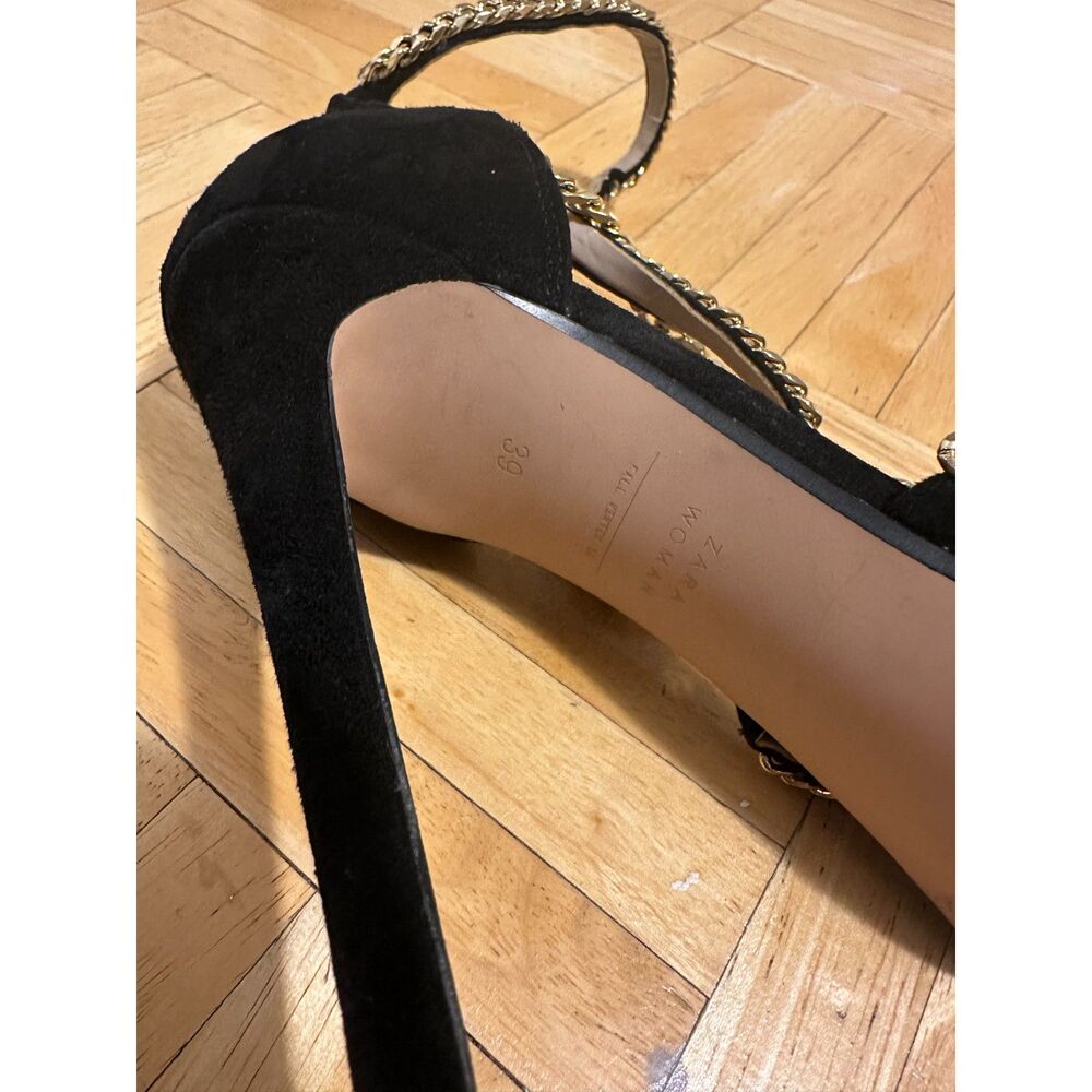Zara Black & Gold Chain Pump - Picture 7 of 8